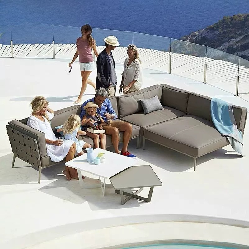 屋外用ソファとコーヒーテーブルの組み合わせ、北欧風ラタンソフ - Outdoor Furniture Rattan のレビューと価格